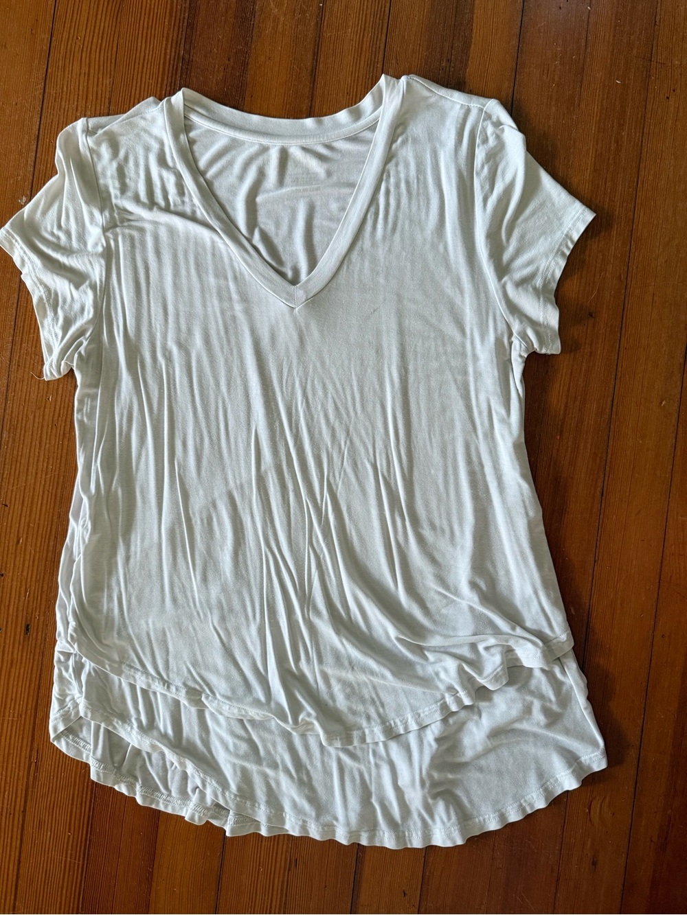 Latched Mama White V-Neck Layered Hem Short Sleeve Tee